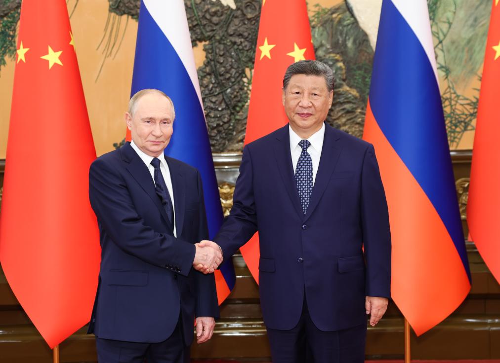 Xi e Putin elogiam relações bilaterais e prometem maior cooperação