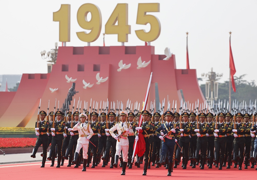 China realiza massivo desfile do Dia da Vitória e promete desenvolvimento pacífico