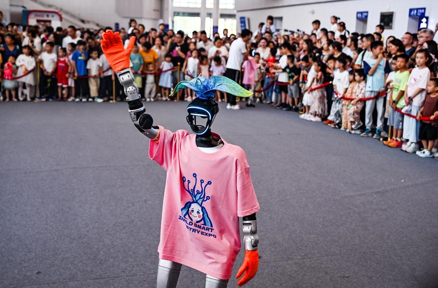 (Multimídia) China possui mais de 5 mil empresas de IA