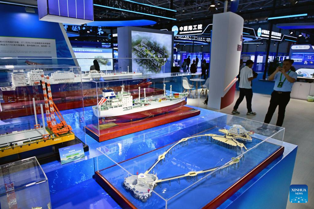 Exposição Marítima da Ásia Oriental 2025 é inaugurada em Qingdao, no leste da China