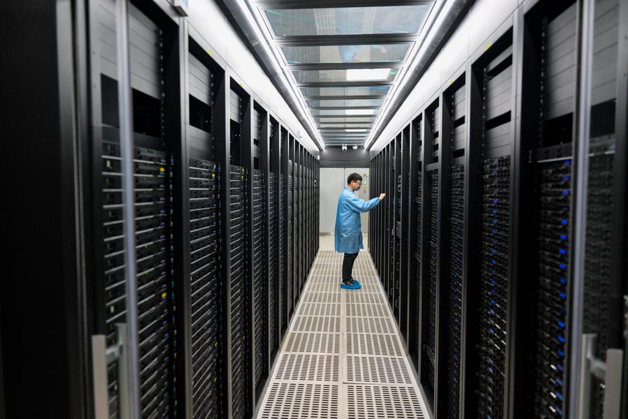 (Multimídia) Demanda global de eletricidade impulsionada pela IA aumentará rapidamente e depois se estabilizará, diz relatório