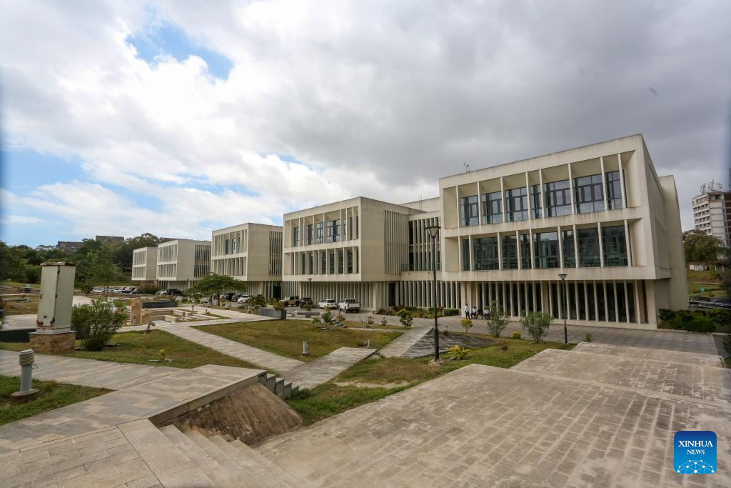 Destaque: Na principal universidade da Tanzânia, biblioteca construída por chineses abre novas portas para estudantes
