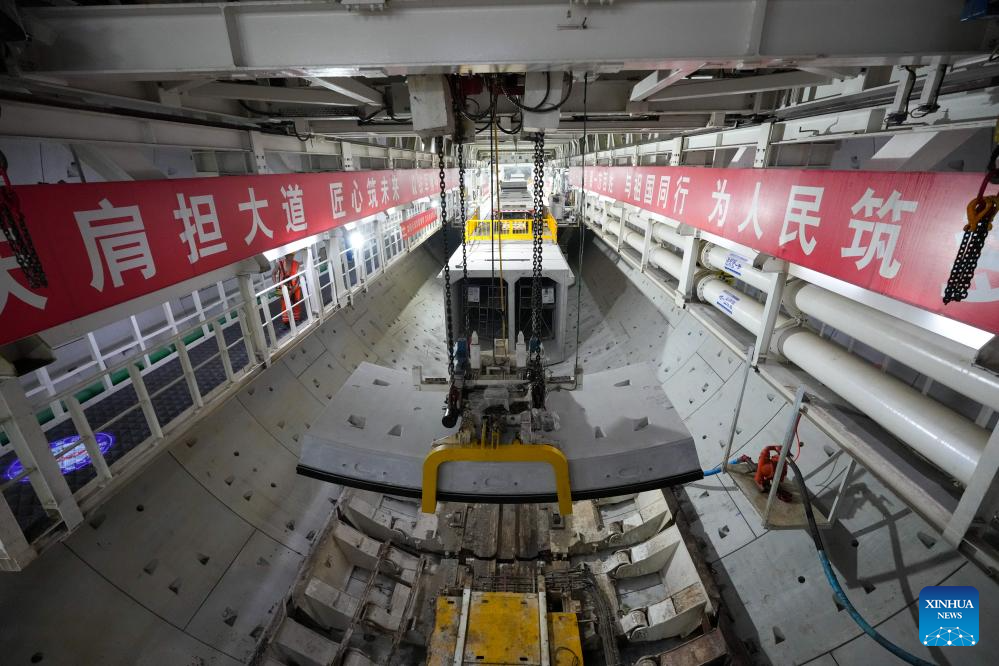 Segue a construção do Túnel do Rio Amarelo em Jinan, na Província de Shandong