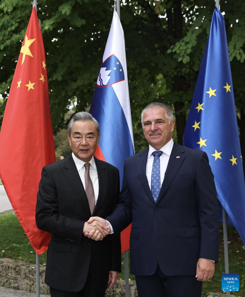 Crescimento da China oferece oportunidades para Eslovênia e além, diz chanceler chinês