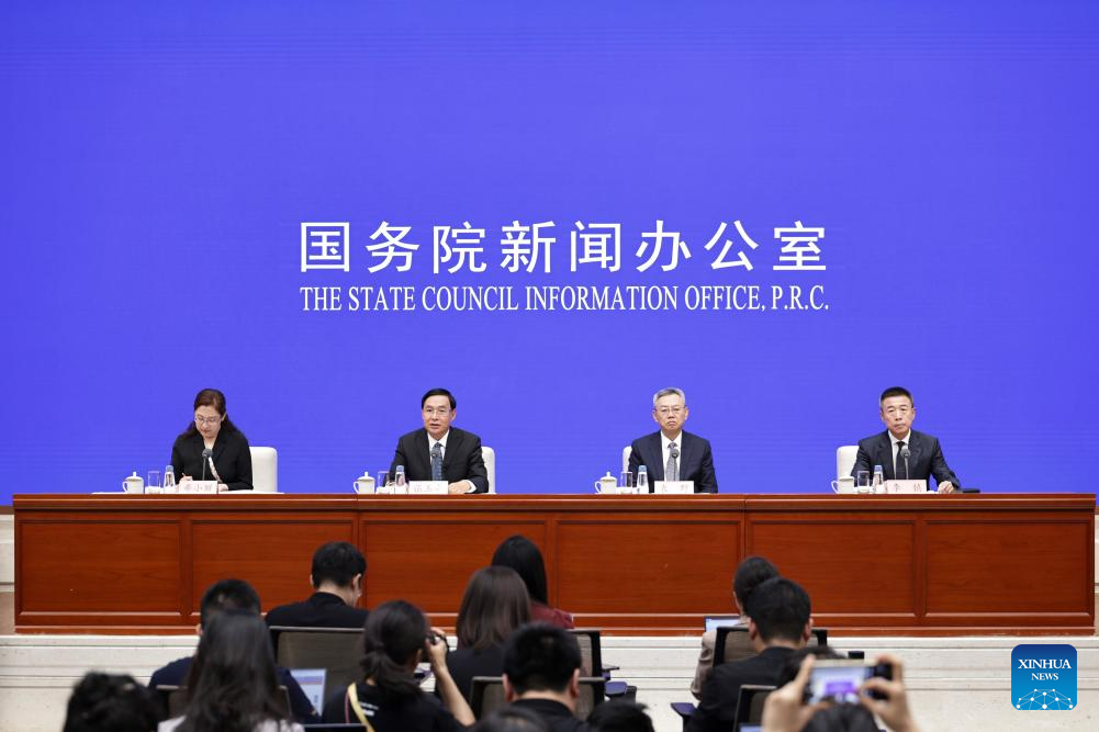 Empresas estatais administradas centralmente da China registram robusto crescimento em ativos e lucros, diz órgão regulador