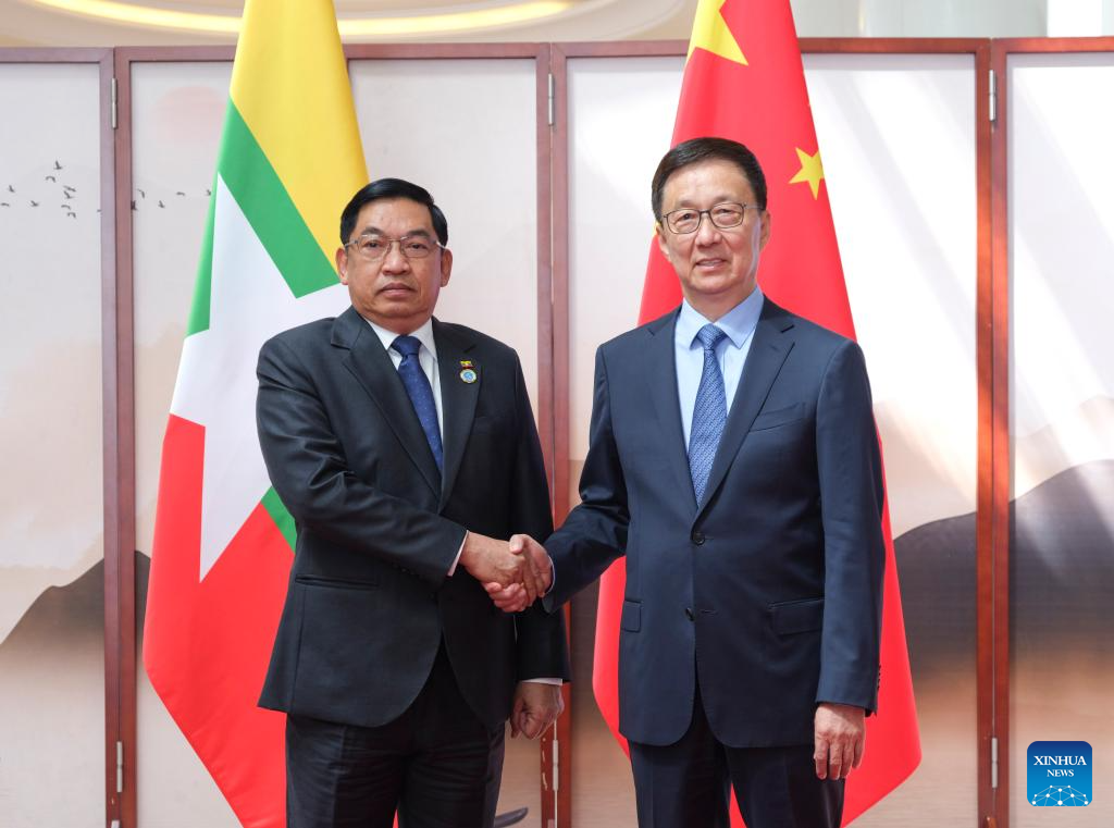 Vice-presidente chinês se reúne com líderes da ASEAN que participam da 22ª Exposição China-ASEAN