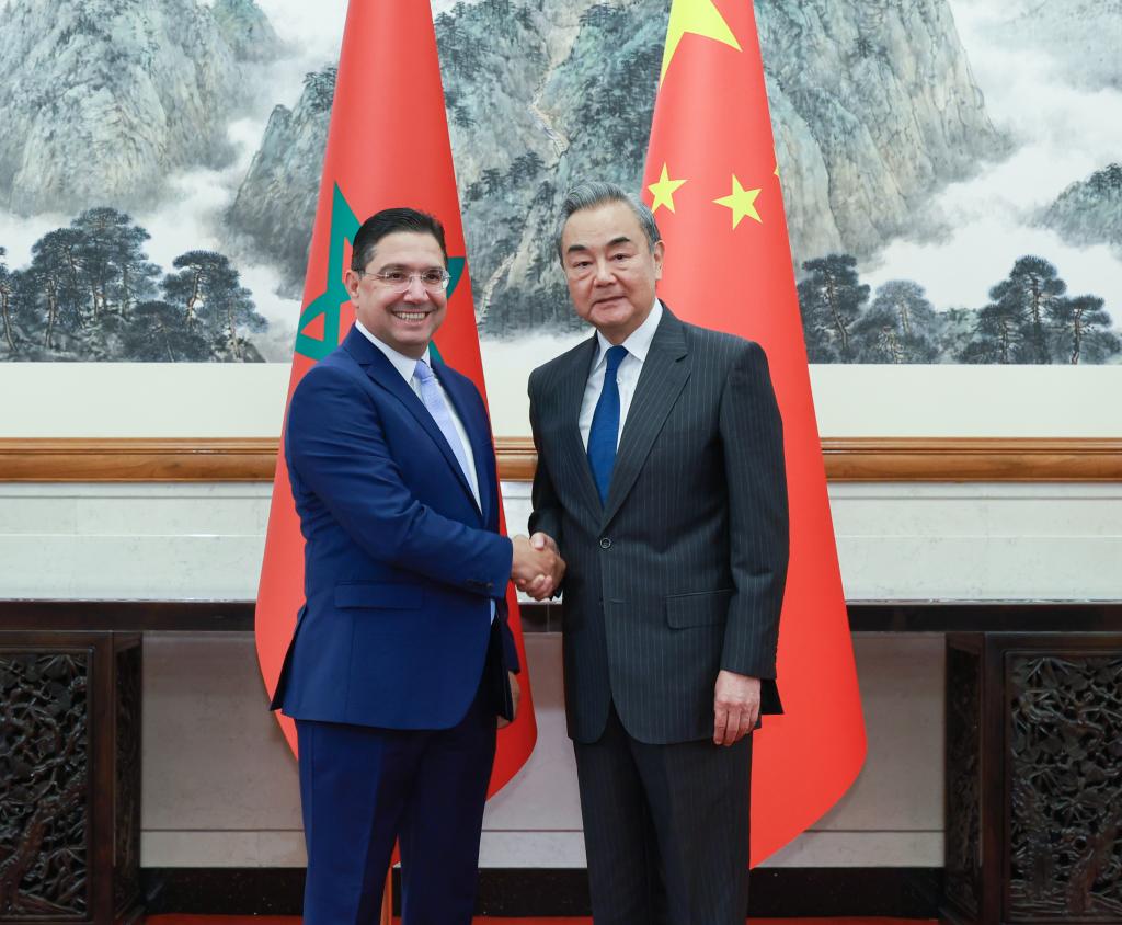 Chanceler chinês mantém conversas com seu homólogo marroquino