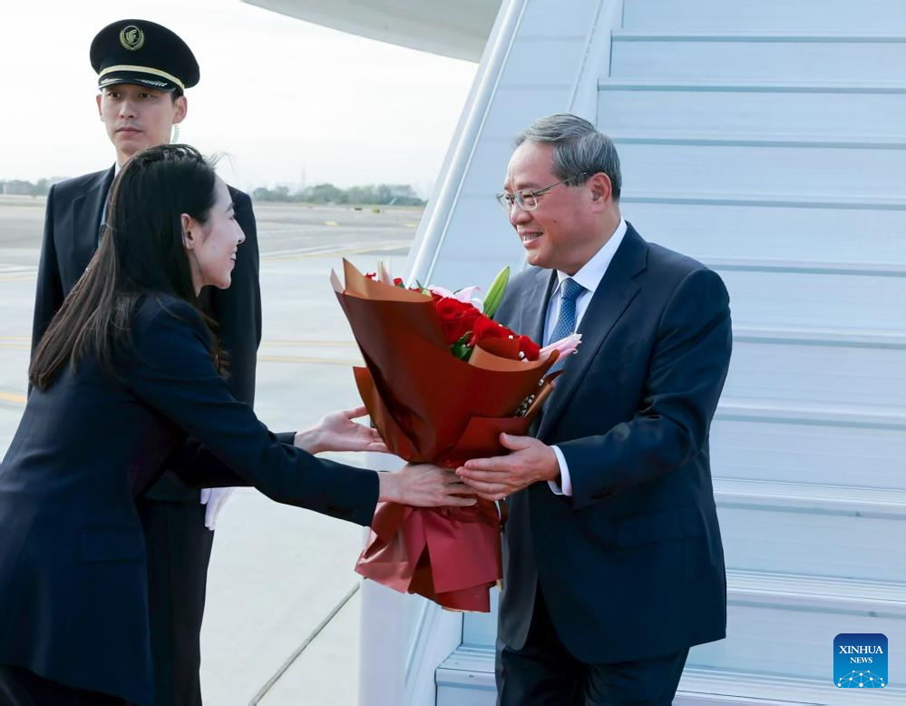 Premiê chinês chega a Nova York para debate geral da 80ª sessão da Assembleia Geral da ONU