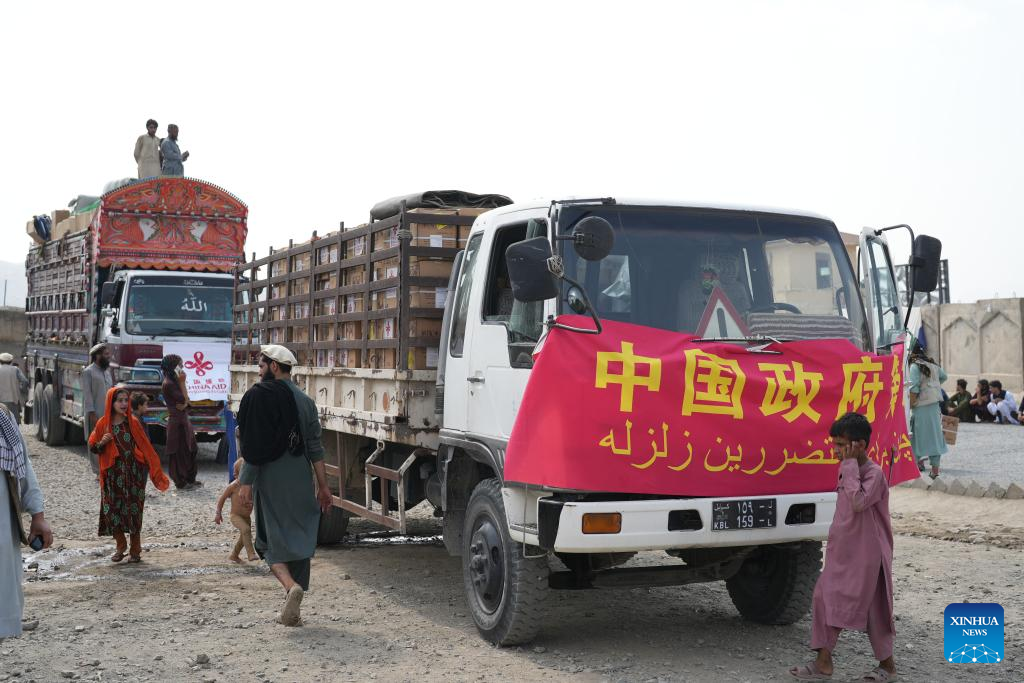 Destaque: Ajuda da China traz alívio às famílias atingidas por terremoto no Afeganistão