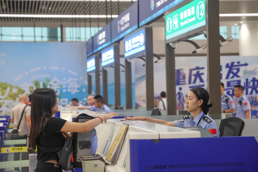 (Multimídia) China prevê média de 2 milhões de travessias de fronteira durante próximo feriado