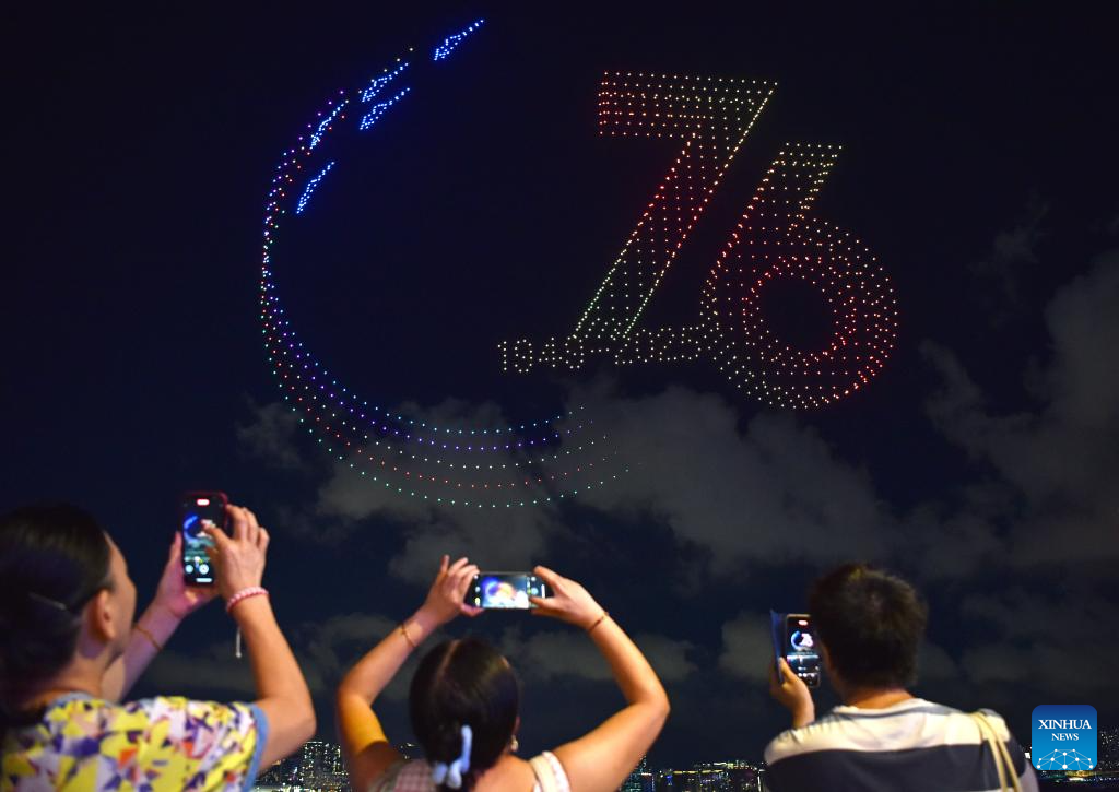 Show de drones em Hong Kong comemora o 76º aniversário da fundação da República Popular da China