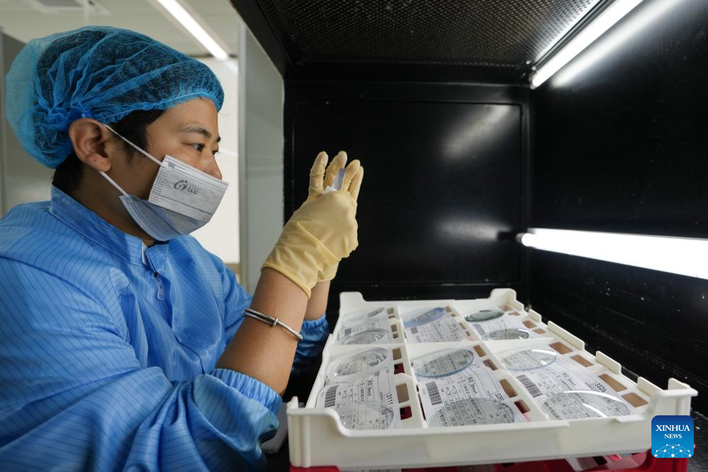 Cidade chinesa de Danyang estabelece cadeia industrial completa de óculos