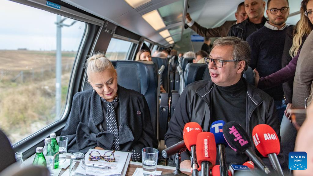 Trecho da ferrovia de alta velocidade construída pela China na Sérvia é inaugurado