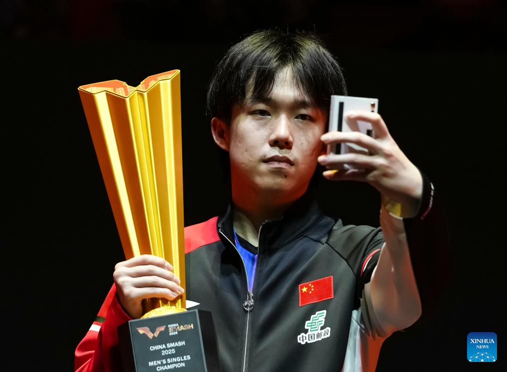 Mesatenista chinês Wang Chuqin conquista título de simples do WTT China Smash