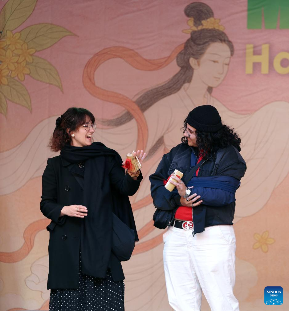 Londres recebe show em celebração ao Festival Chinês do Meio Outono