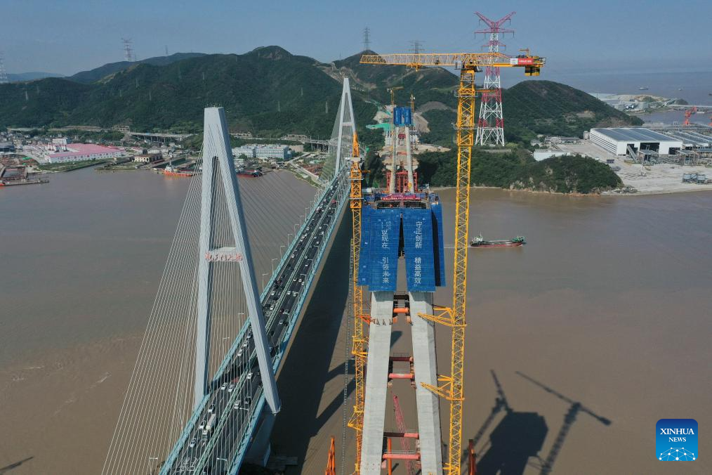 Concluída com sucesso a construção da torre principal da ponte rodoferroviária de Taoyaomen