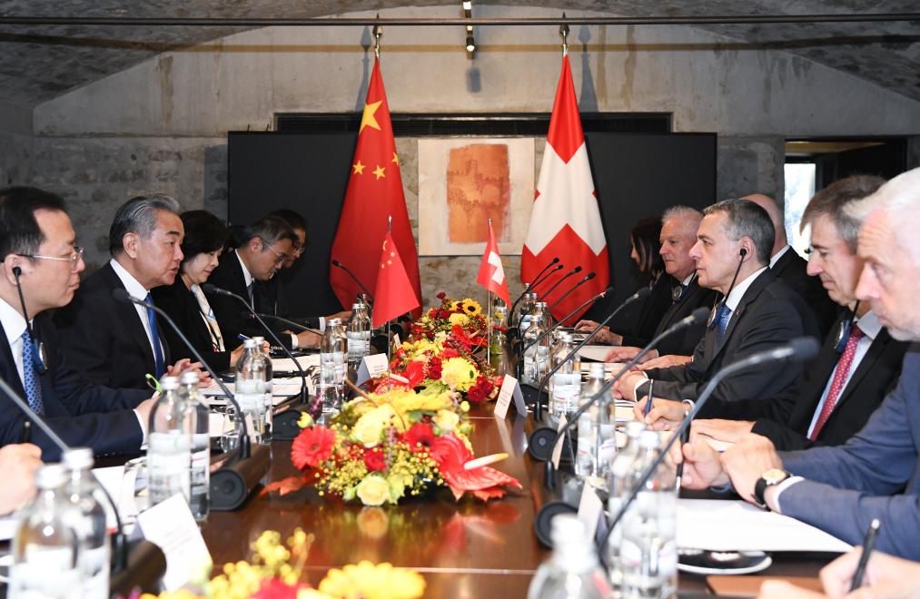 China e Suíça emitem documento conjunto para aprofundar cooperação e promover parceria estratégica