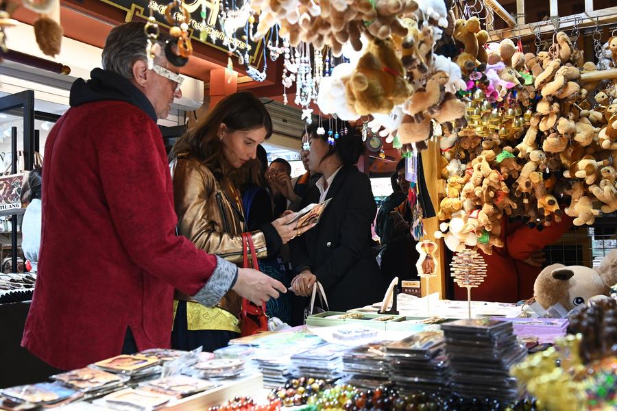 (Multimídia) Prefeitos globais discutem governança cultural em Dunhuang, no noroeste da China