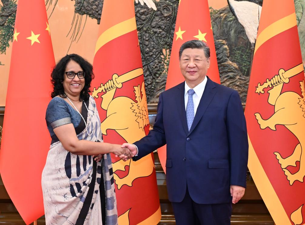 Xi reúne-se com primeira-ministra do Sri Lanka