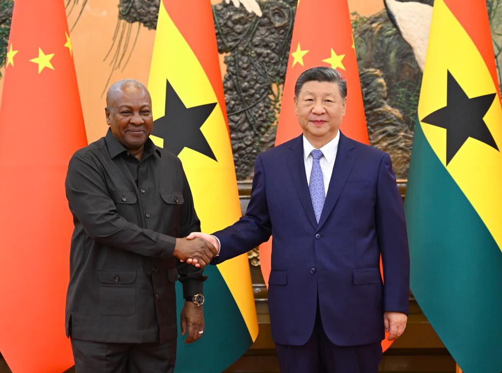 Xi encontra-se com presidente de Gana