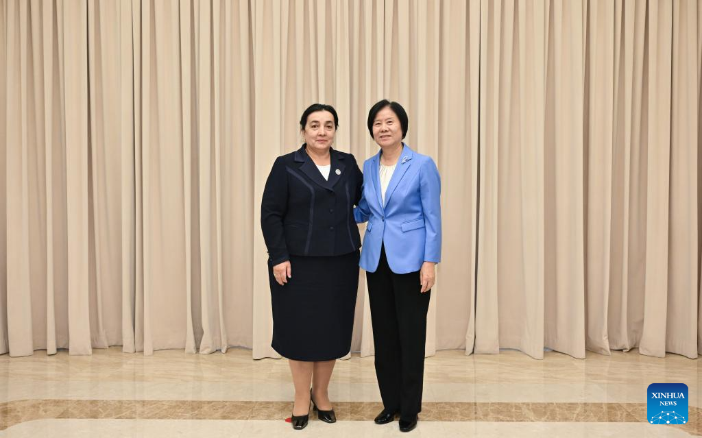 Conselheira política chinesa sênior se reúne com vice-primeira-ministra uzbeque