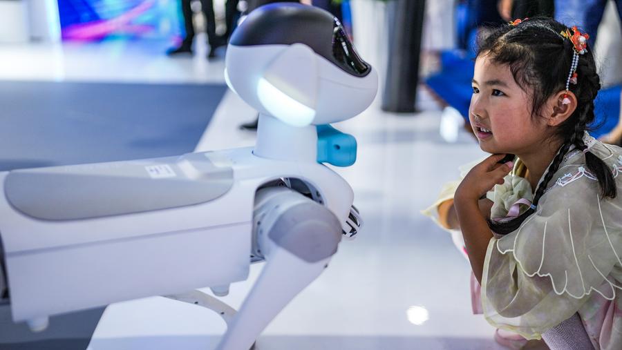 (Multimídia) Inovação e desenvolvimento verde impulsionam crescimento da China nos últimos cinco anos