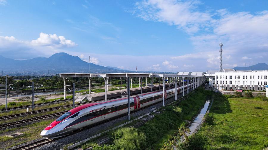 Destaque: Trem de alta velocidade Whoosh, da Indonésia, completa dois anos de operação