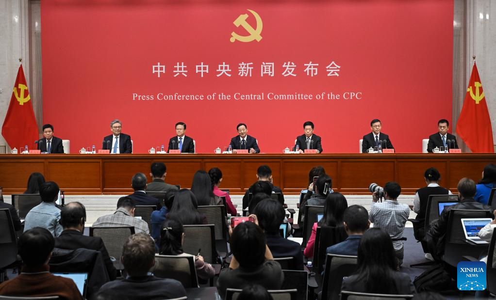 Xi desempenha papel decisivo na formulação das propostas da liderança do Partido para o 15º Plano Quinquenal, diz autoridade