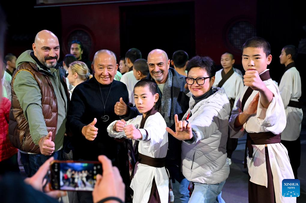 Convidados do Diálogo Global de Prefeitos visitam a província chinesa de Henan