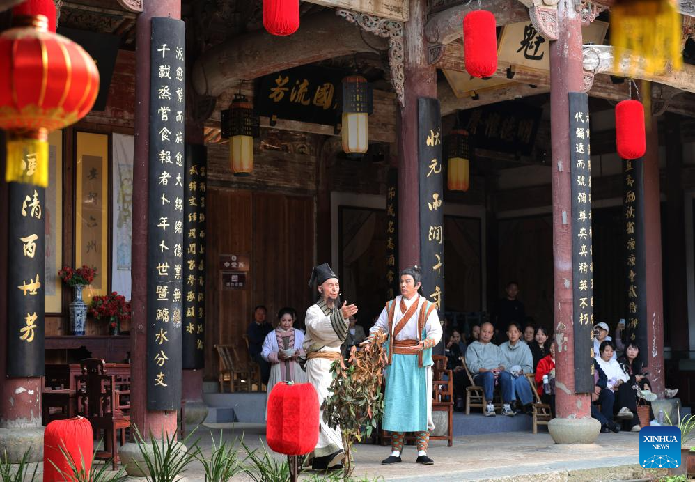 Cidade chinesa de Quzhou promove educação de etiqueta chinesa para fomentar ambiente harmonioso de convivência