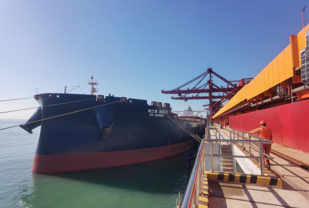 (Multimídia) Porto de Qingdao bota em operação segundo terminal de 400 mil toneladas de minério