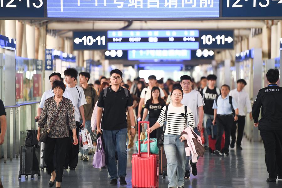 (Multimídia) China registra mais de 50 bilhões de viagens inter-regionais de passageiros nos primeiros três trimestres