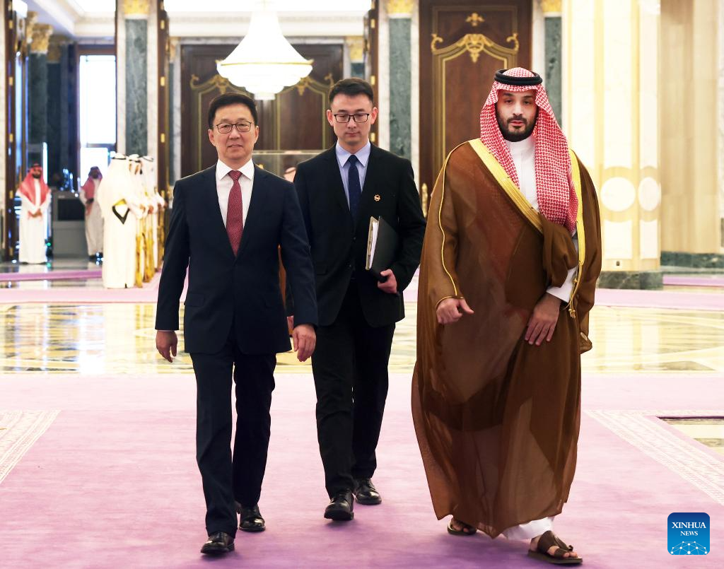 China e Arábia Saudita se comprometem a aprofundar cooperação