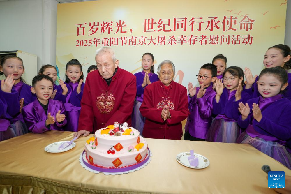 Chineses celebram Festival Chongyang com atividades comemorativas