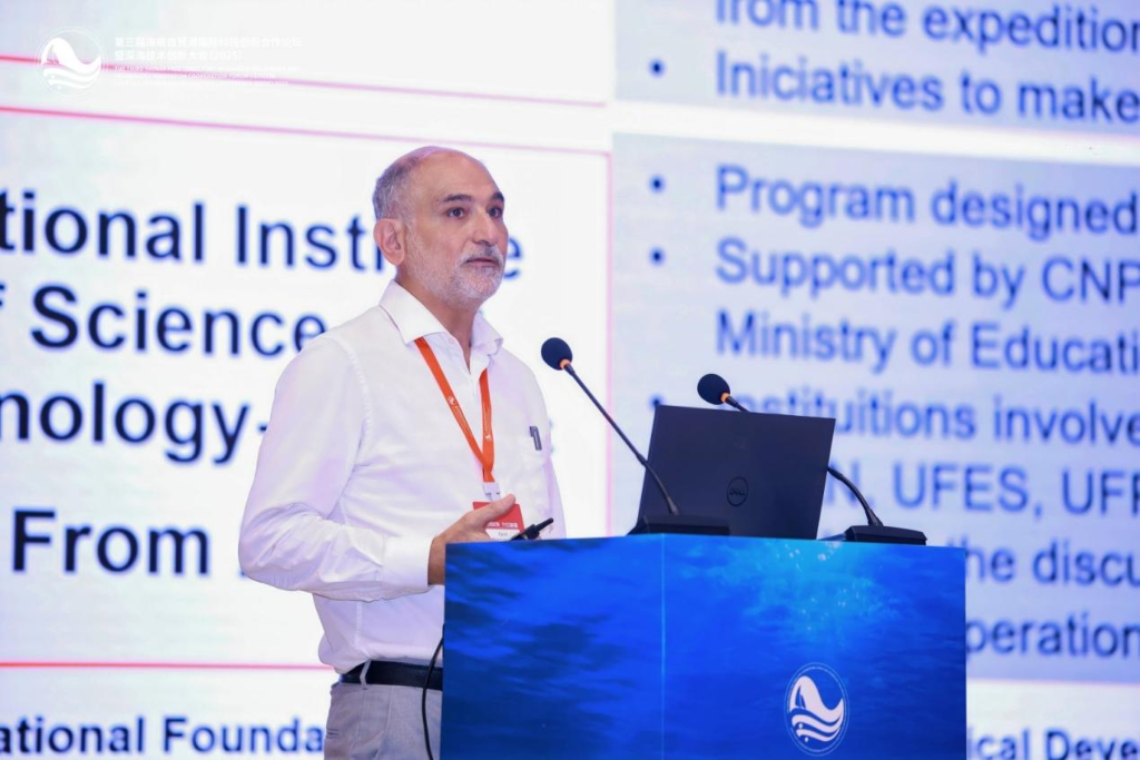 (Multimídia) Parceria marítima China-Brasil molda vivo exemplo de cooperação Sul-Sul