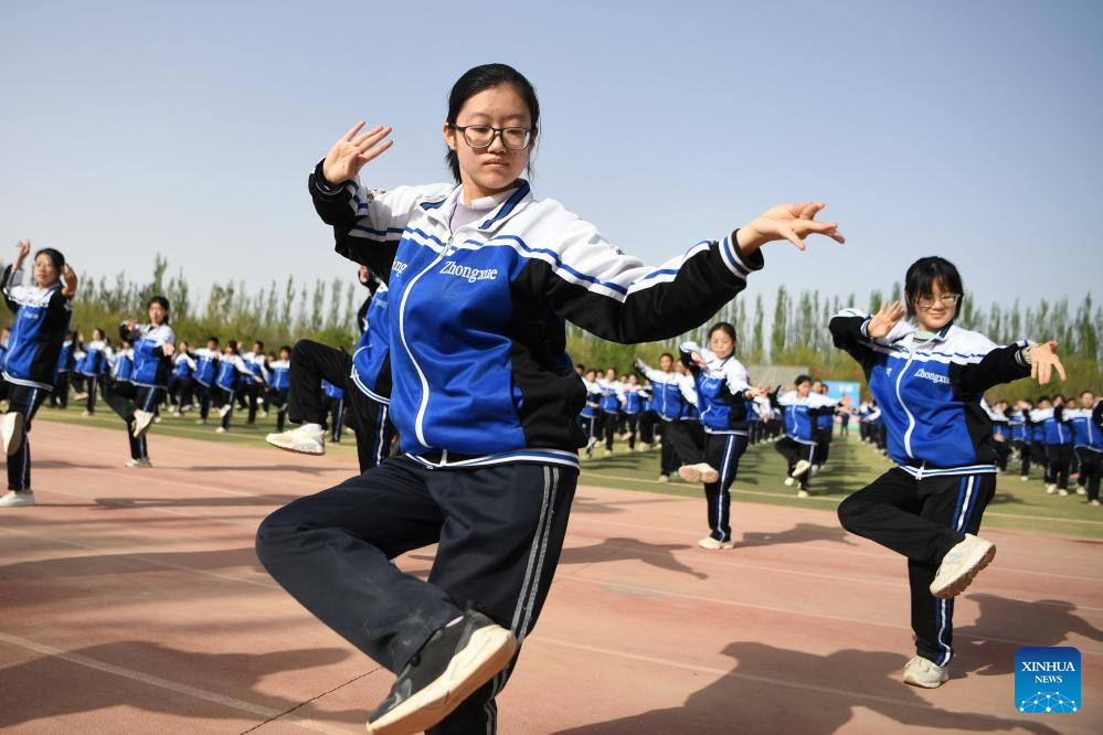 Dança de Dunhuang cativa nova geração e atrai visitantes para Gansu