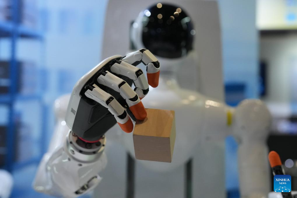 Exposição Luz da Internet da Conferência Mundial da Internet 2025 começa em Wuzhen