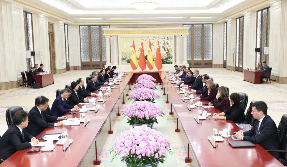 Primeiro-ministro da China Li Qiang reúne-se com rei Felipe VI da Espanha