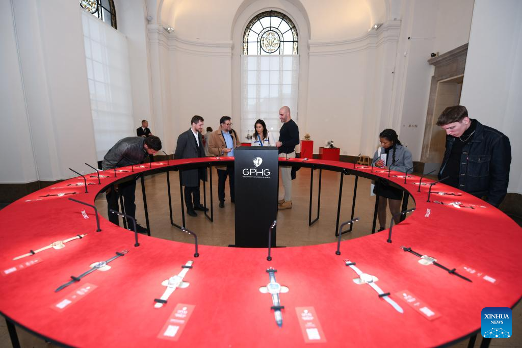 Marca chinesa independente de relógios conquista prêmio em Genebra