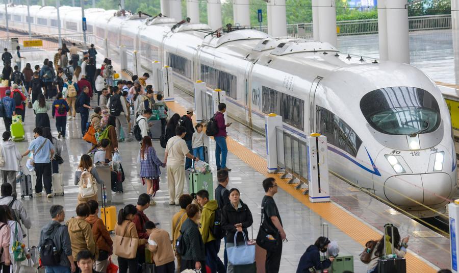 (Multimídia) China registra número recorde de viagens ferroviárias de passageiros entre janeiro e outubro