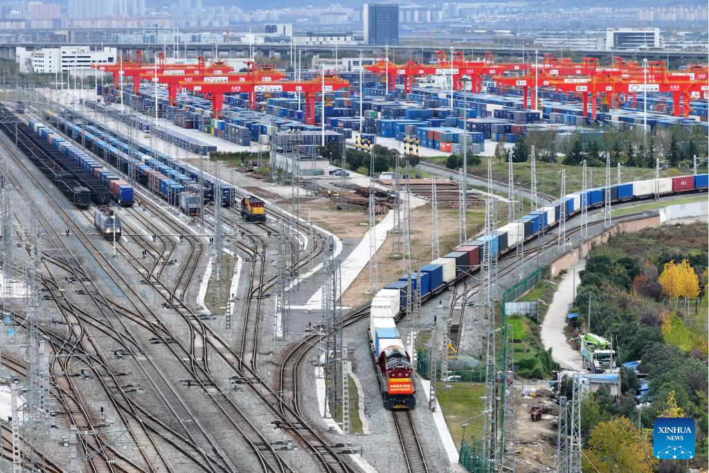 Conheça a Estação Portuária Internacional de Xi'an, na província chinesa de Shaanxi