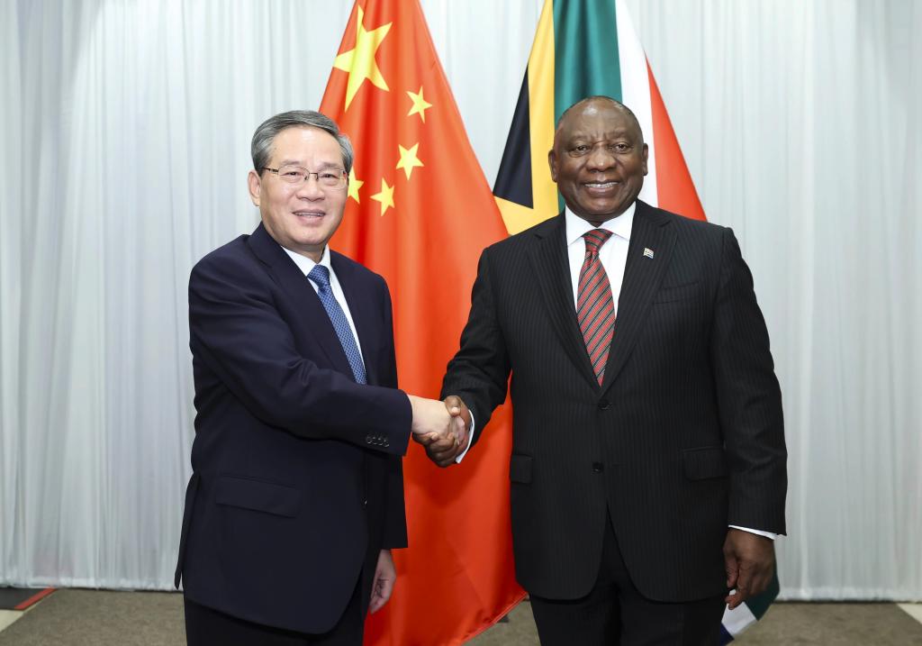 China pronta para aprofundar confiança política mútua com África do Sul, diz premiê Li