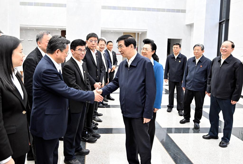 Principal conselheiro político pede reunião de forças para impulsionar modernização chinesa