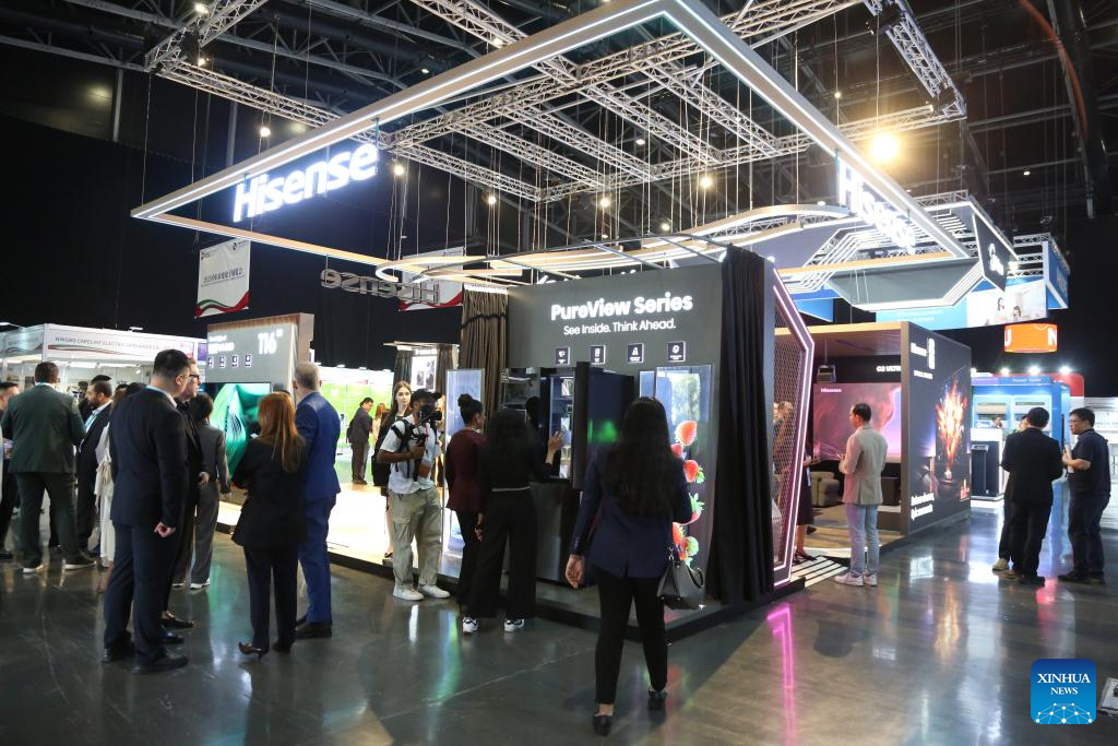 Empresas chinesas visam a crescente demanda por eletrônicos inteligentes no Oriente Médio