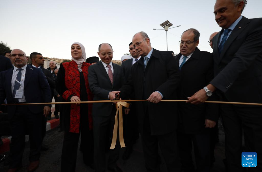 Projetos de infraestrutura financiados pela China são concluídos na Cisjordânia