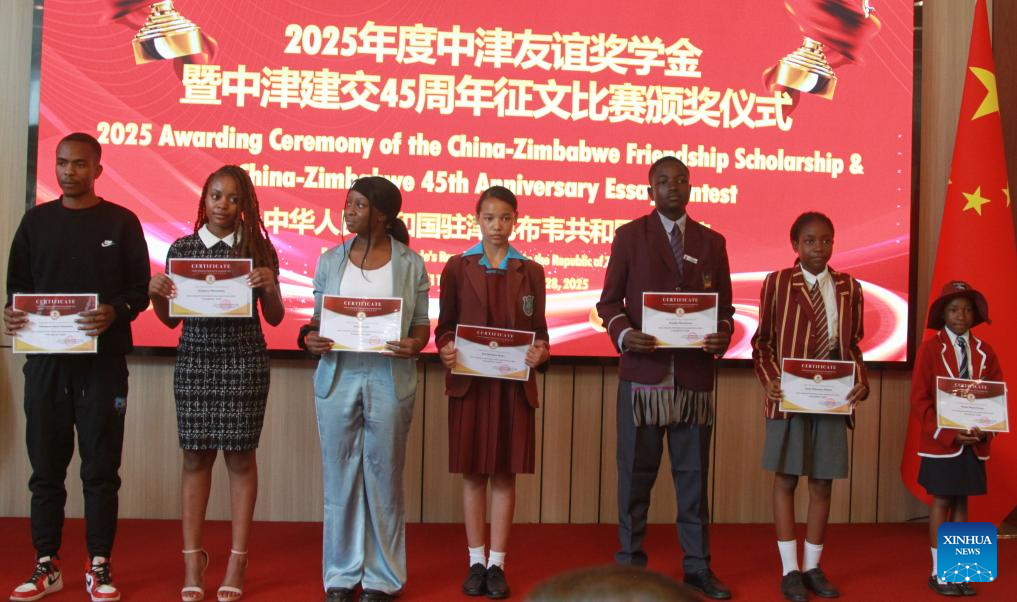 61 estudantes zimbabuanos recebem Bolsa de Estudos da Amizade China-Zimbábue