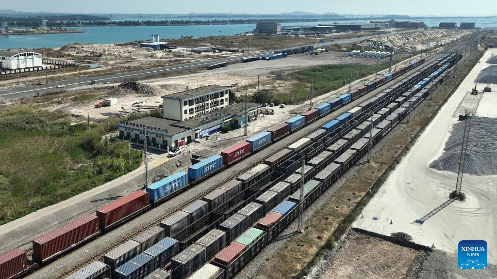 Corredor comercial emblemático chinês movimenta mais de 5 milhões de TEUs