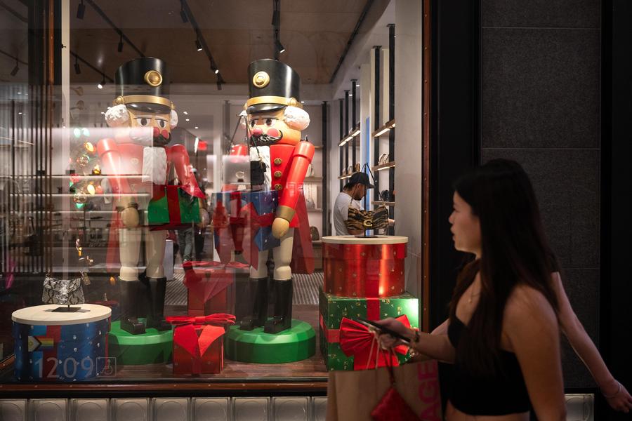 Varejistas e clientes dos EUA se enfrentam em impasse na Black Friday em meio à queda da confiança