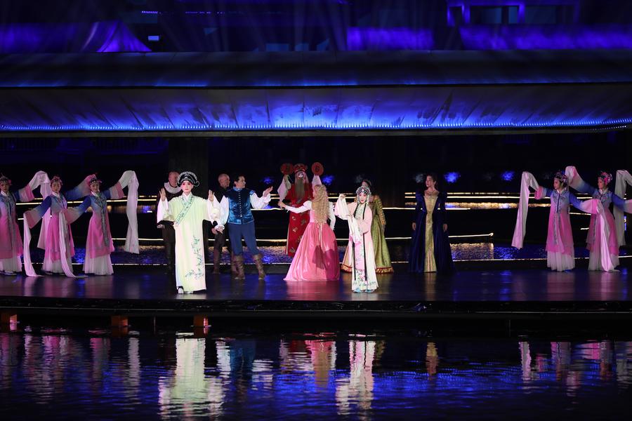 Obra-prima da ópera centenária dissolve fronteiras culturais para jovens britânicos e chineses