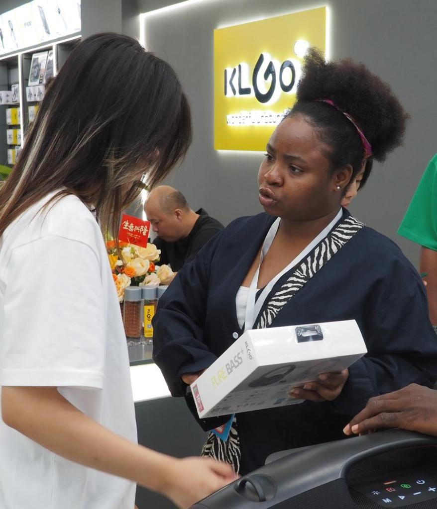 (Multimídia) "Supermercado do Mundo" registra um recorde de negócios de mais de US$ 99,1 bilhões entre janeiro e outubro.